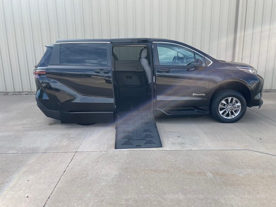 PRE OWNED 2024 Toyota Sienna LE Base