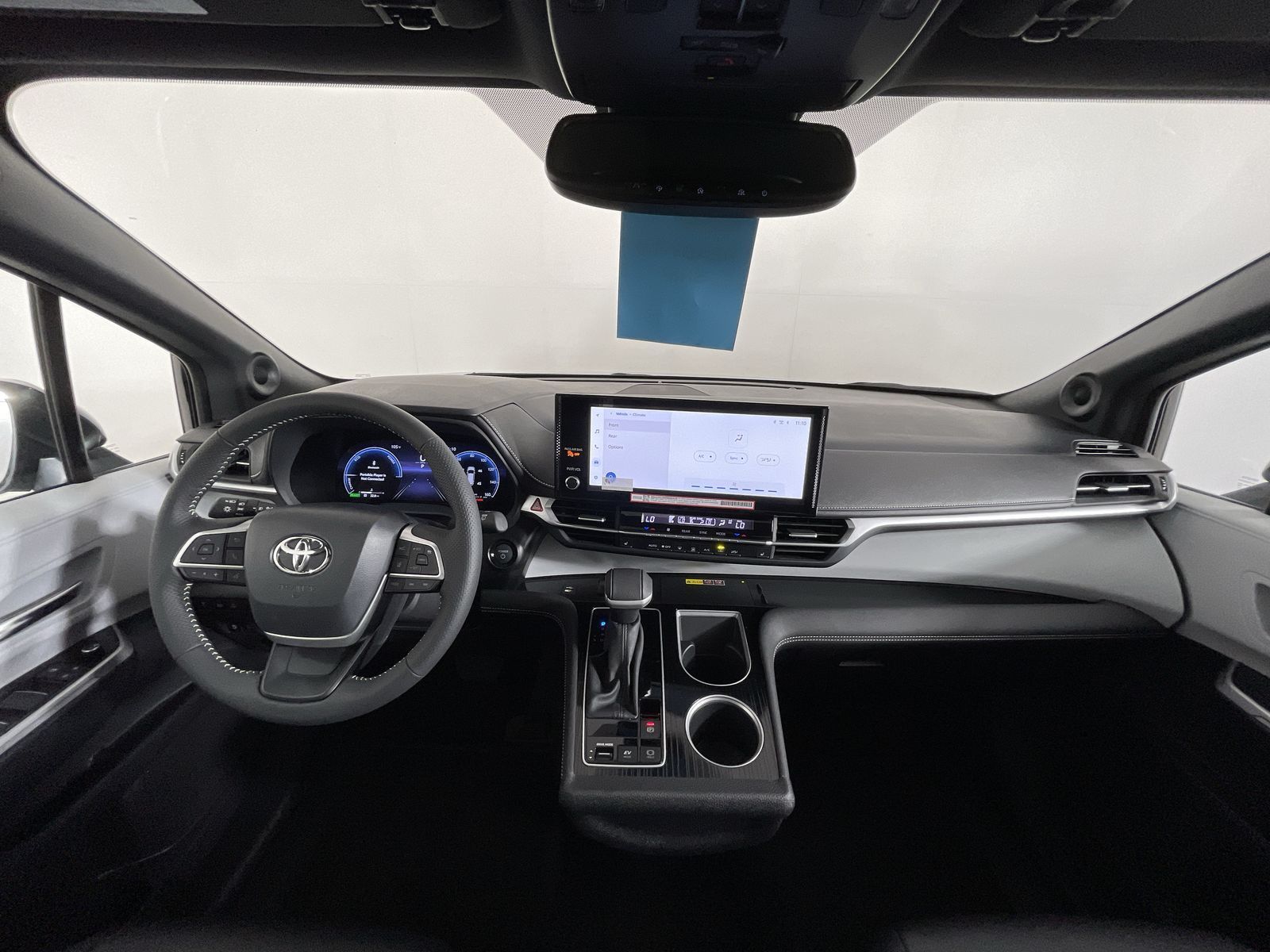 2025 Toyota Sienna XSE - Photo 16