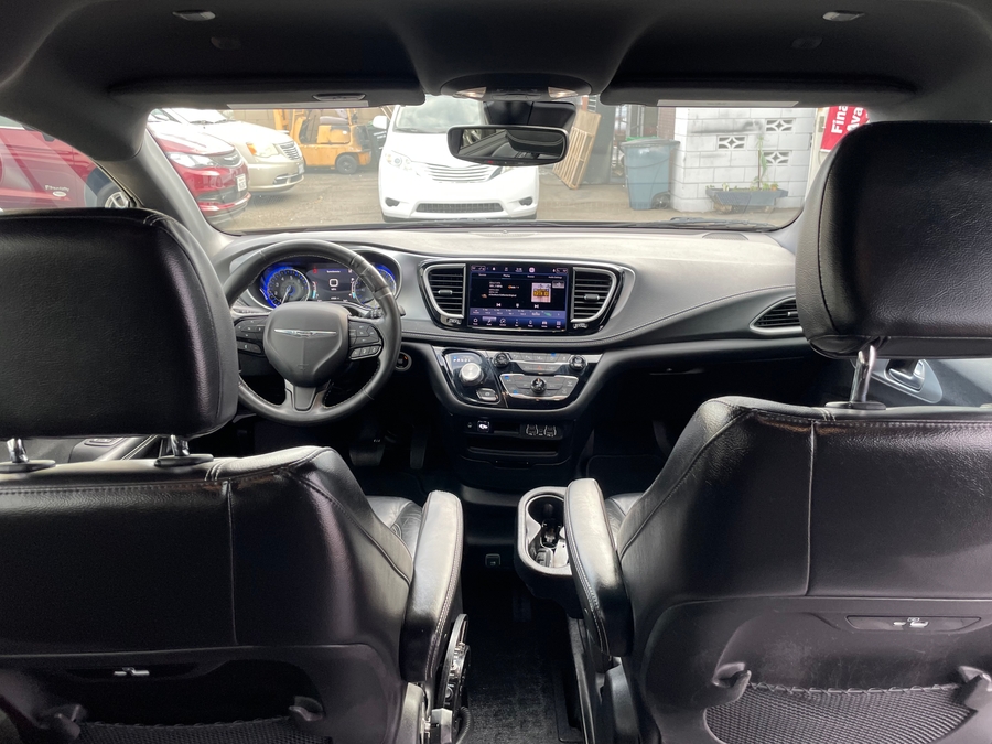 PRE OWNED 2021 Chrysler Pacifica Touring L Sport