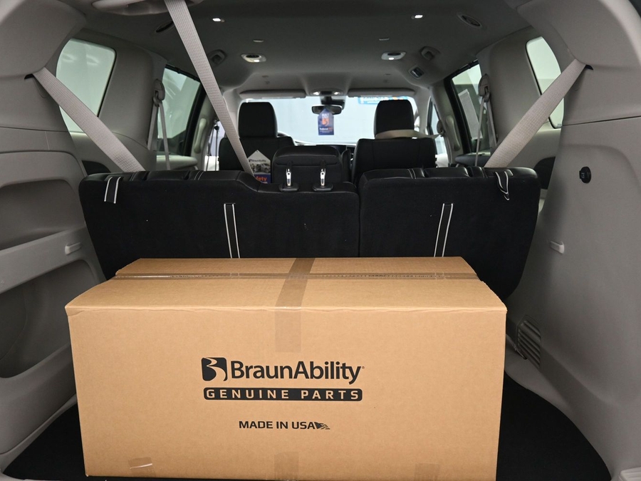 CERTIFIED PRE-OWNED 2024 Chrysler Pacifica Touring L