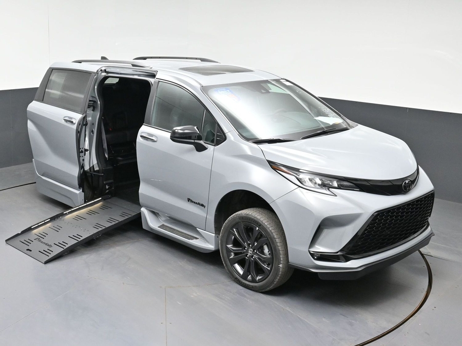 New 2026 Toyota Sienna XSE Sport