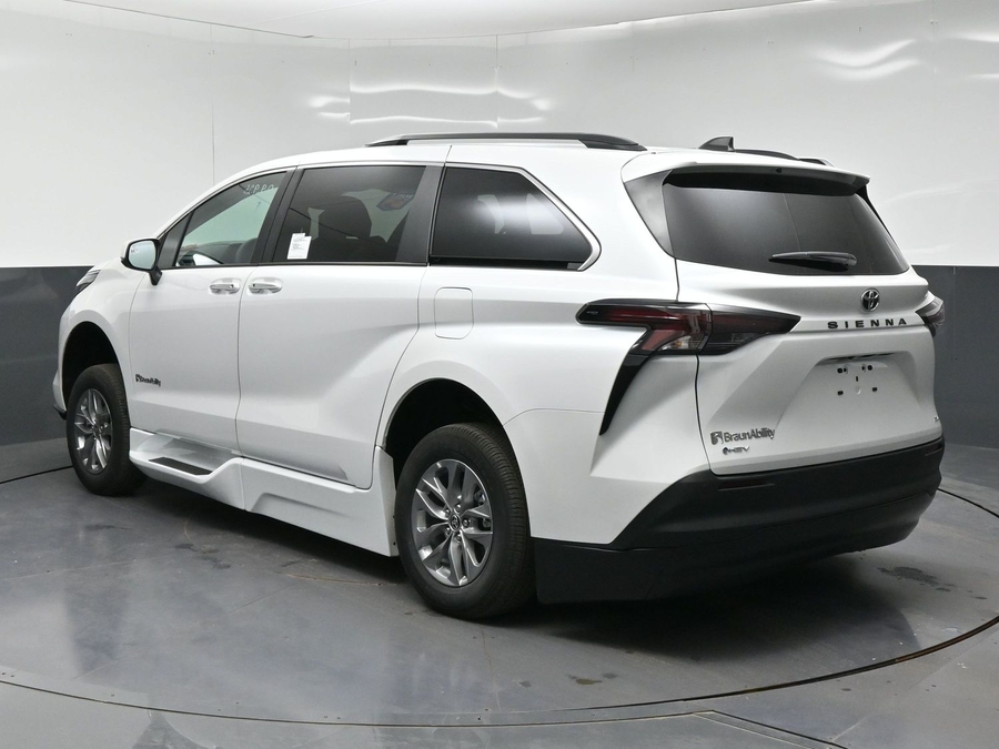 New 2026 Toyota Sienna XLE Add