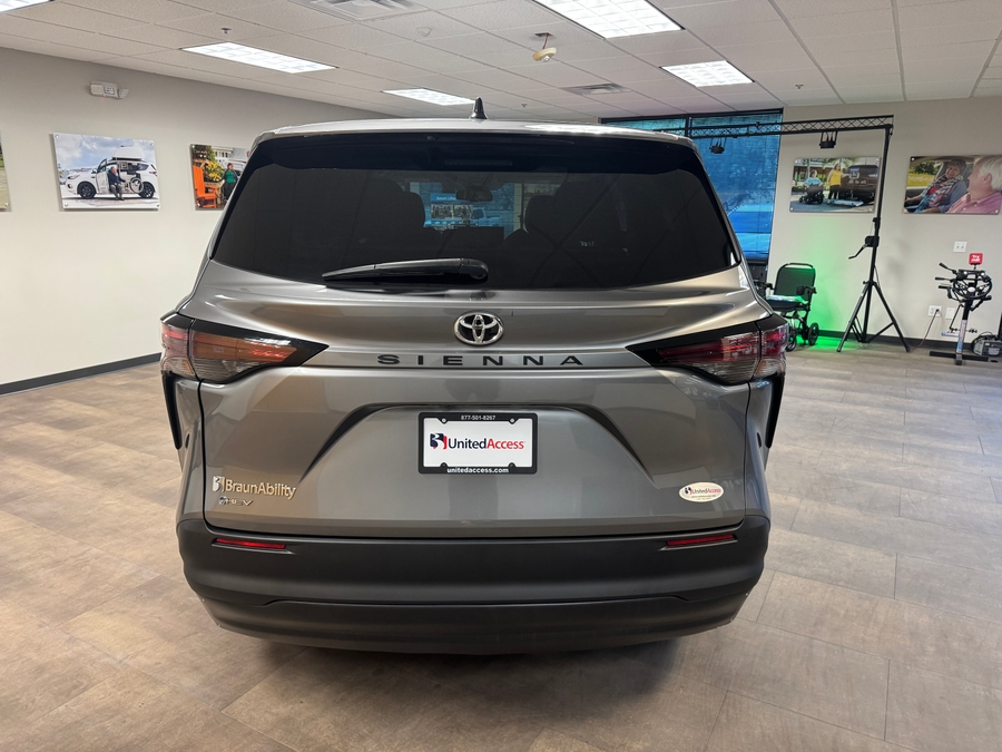 PRE OWNED 2026 Toyota Sienna LE