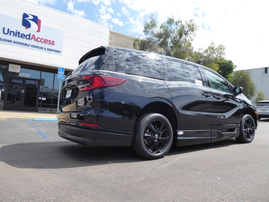 PRE OWNED 2024 Honda Odyssey Sport