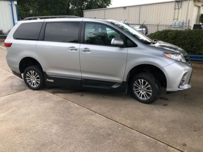 Handicap Van for Sale - 2019 Toyota Sienna XLE Wheelchair Accessible Van VIN: 5TDYZ3DC3KS970732