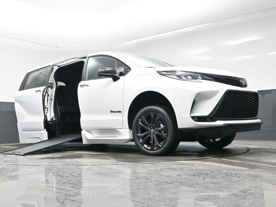 New 2026 Toyota Sienna XSE Sport