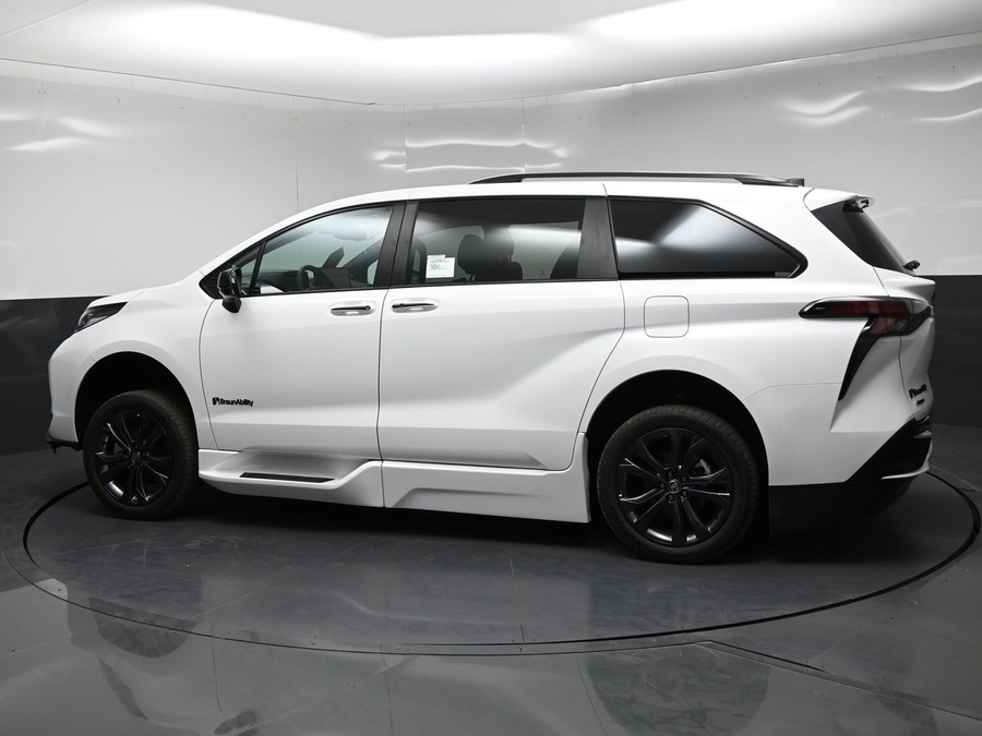 New 2026 Toyota Sienna XSE Sport