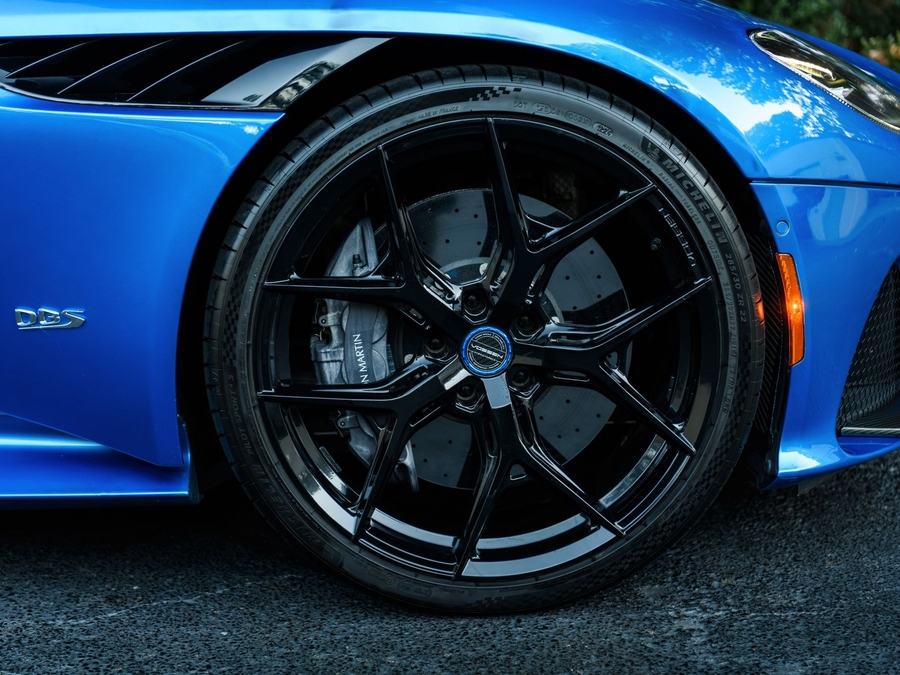 2020 Aston Martin DBS Superleggera Volante