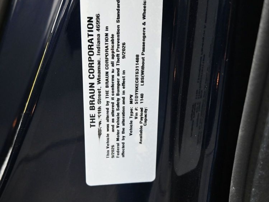 New 2026 Toyota Sienna XLE Base