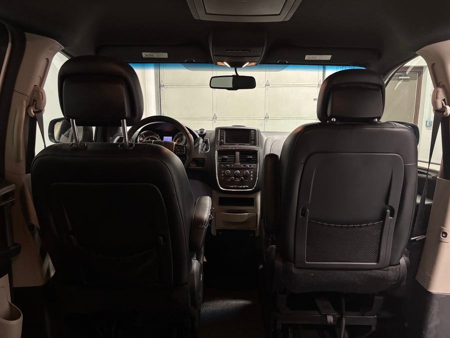 PRE OWNED 2017 Dodge Grand Caravan SXT