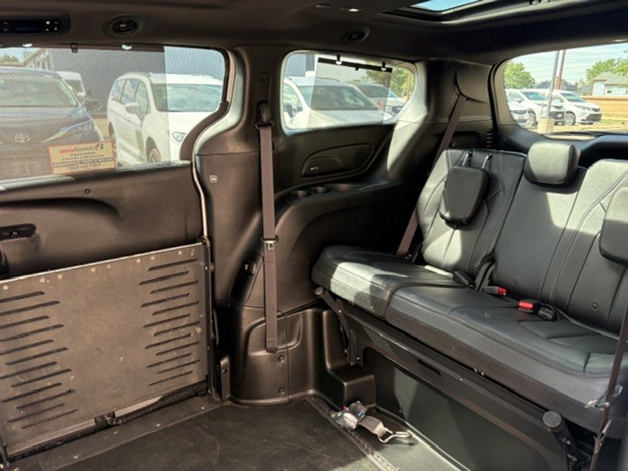PRE OWNED 2019 Chrysler Pacifica Touring L Plus