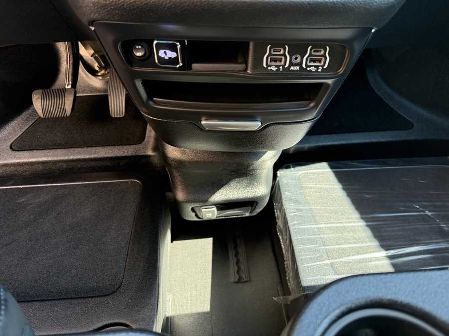 PRE OWNED 2025 Chrysler Pacifica Select Safety