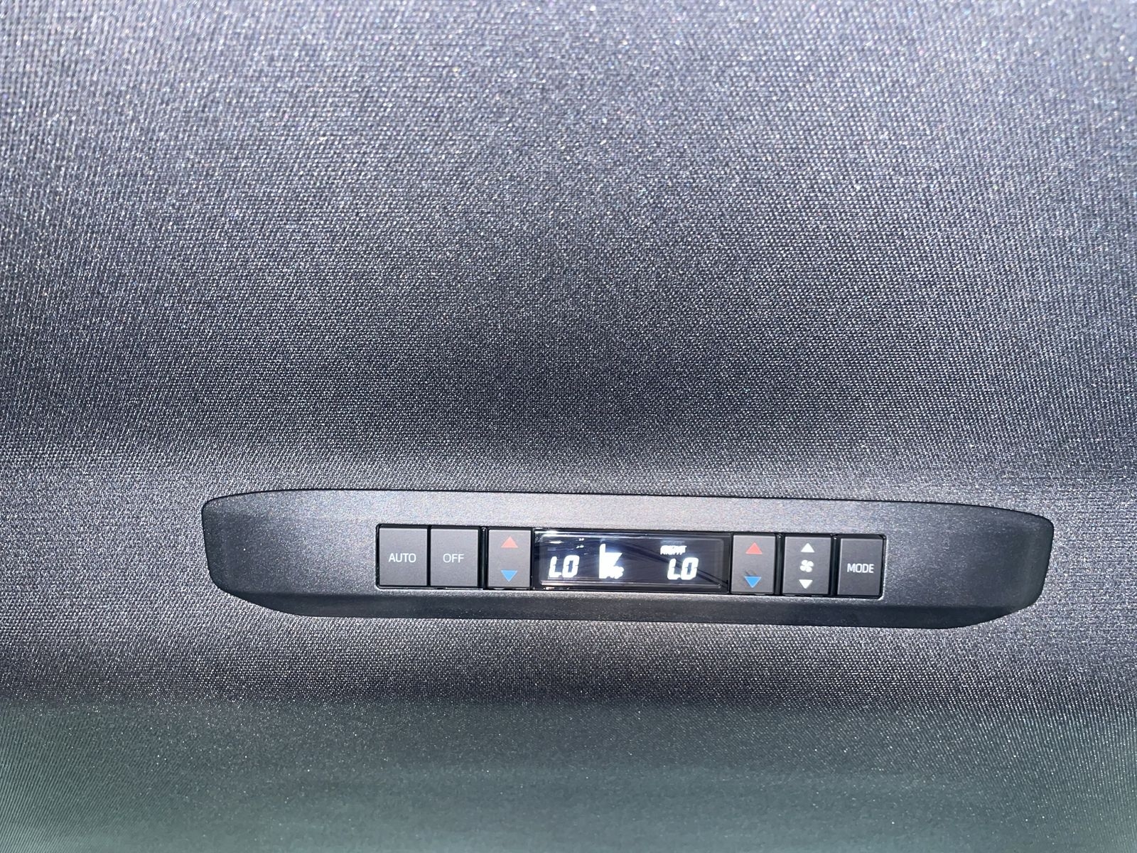 2025 Toyota Sienna XSE - Photo 15