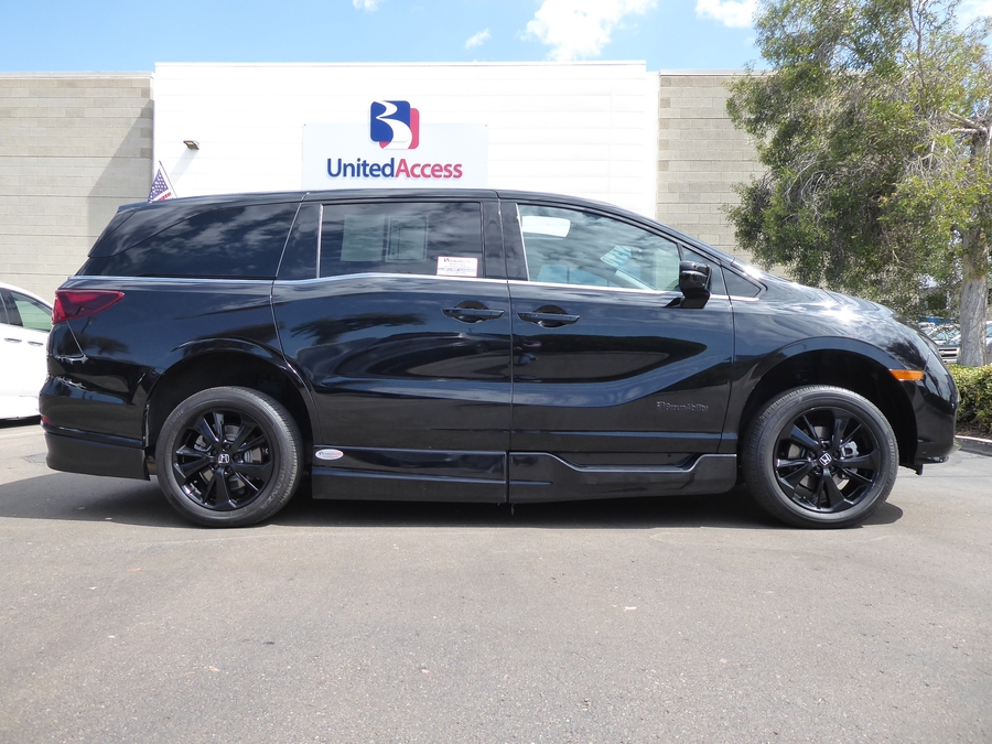 PRE OWNED 2024 Honda Odyssey Sport