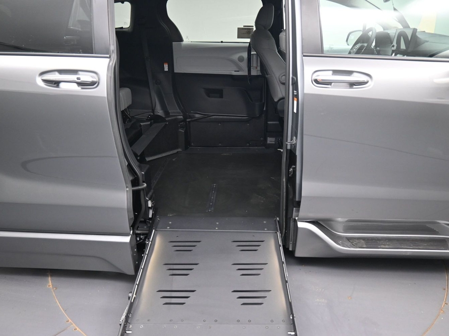 New 2026 Toyota Sienna XLE Add