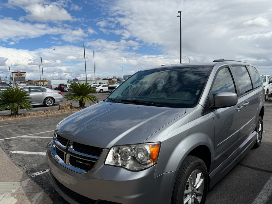 PRE OWNED 2016 Dodge Grand Caravan SXT