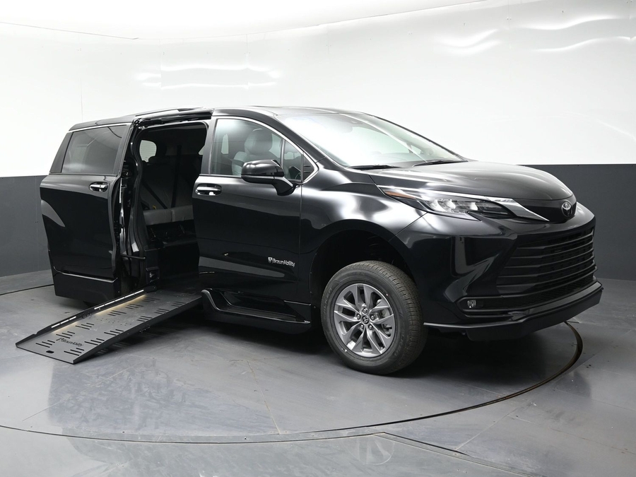 New 2026 Toyota Sienna XLE Add