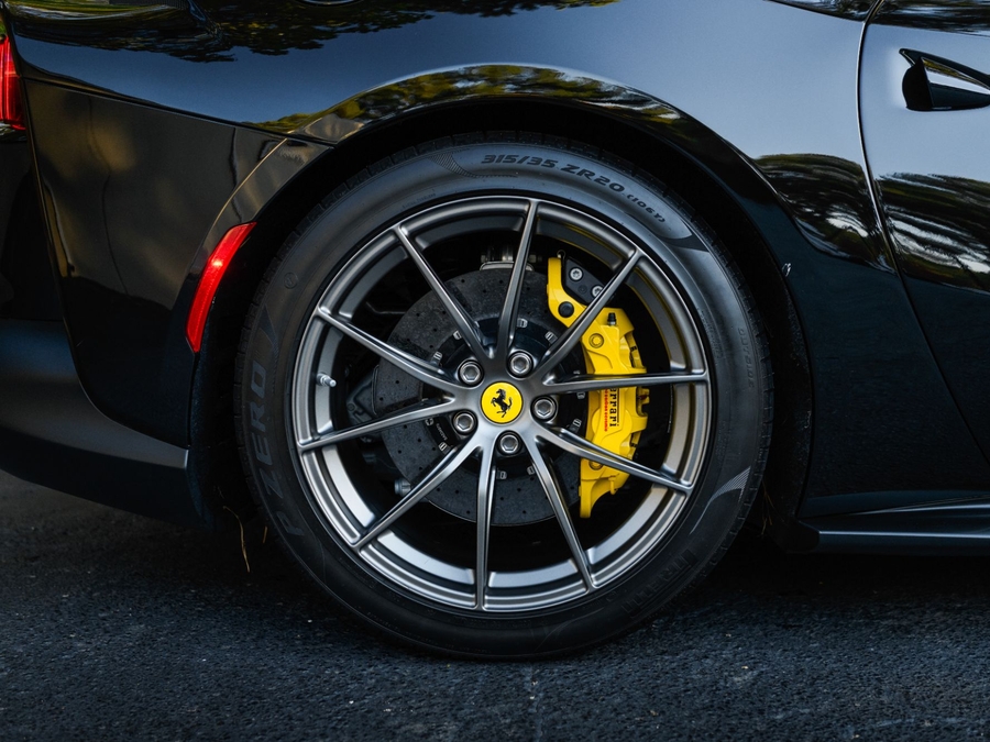 2021 Ferrari 812 GTS