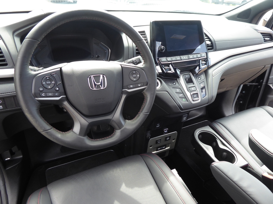 PRE OWNED 2024 Honda Odyssey Sport