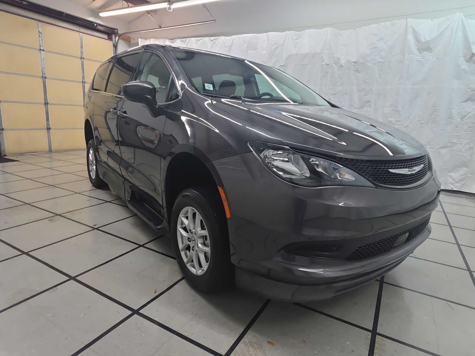 2021 Chrysler Voyager LX's photo