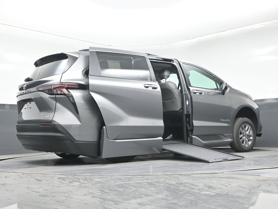 New 2026 Toyota Sienna XLE Add