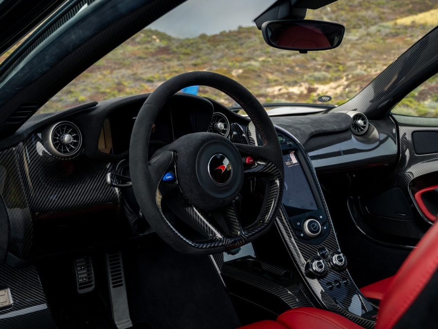 2015 McLaren P1