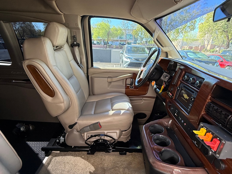 PRE OWNED 2019 Chevrolet Express 2500 3dr Cargo Van