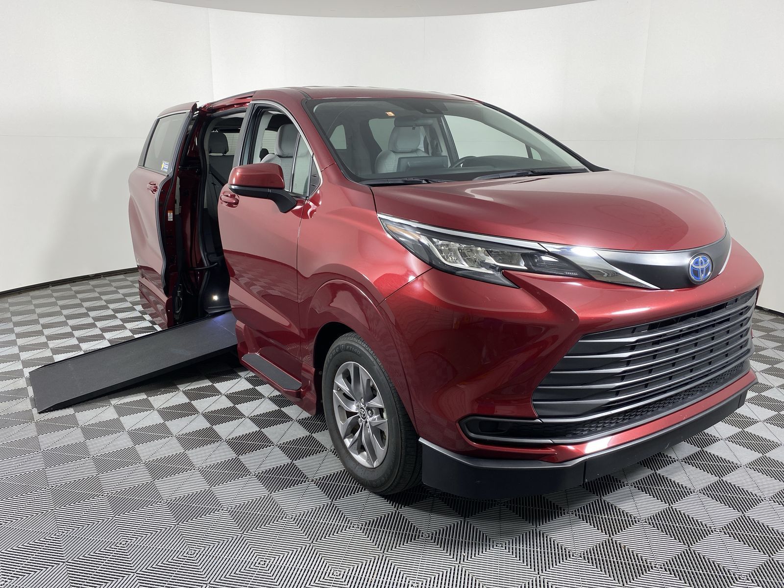 2023 Toyota Sienna