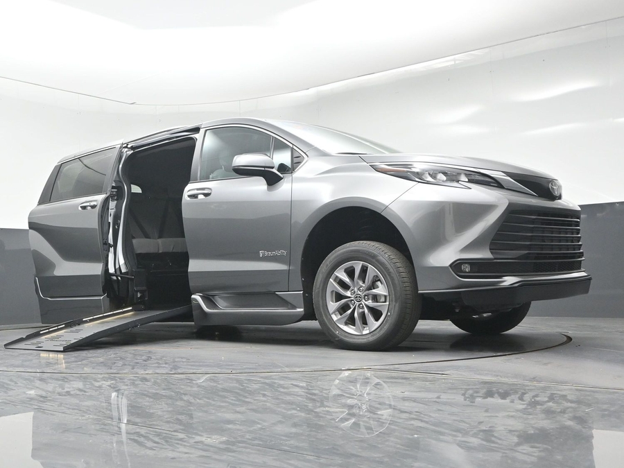 New 2026 Toyota Sienna XLE Add