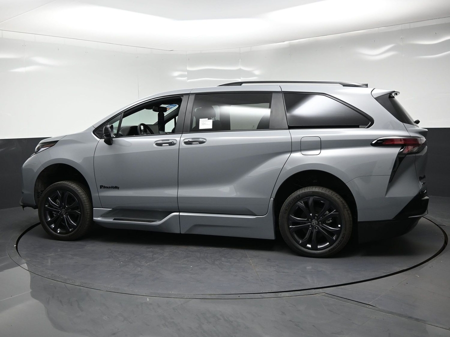 New 2026 Toyota Sienna XSE Sport