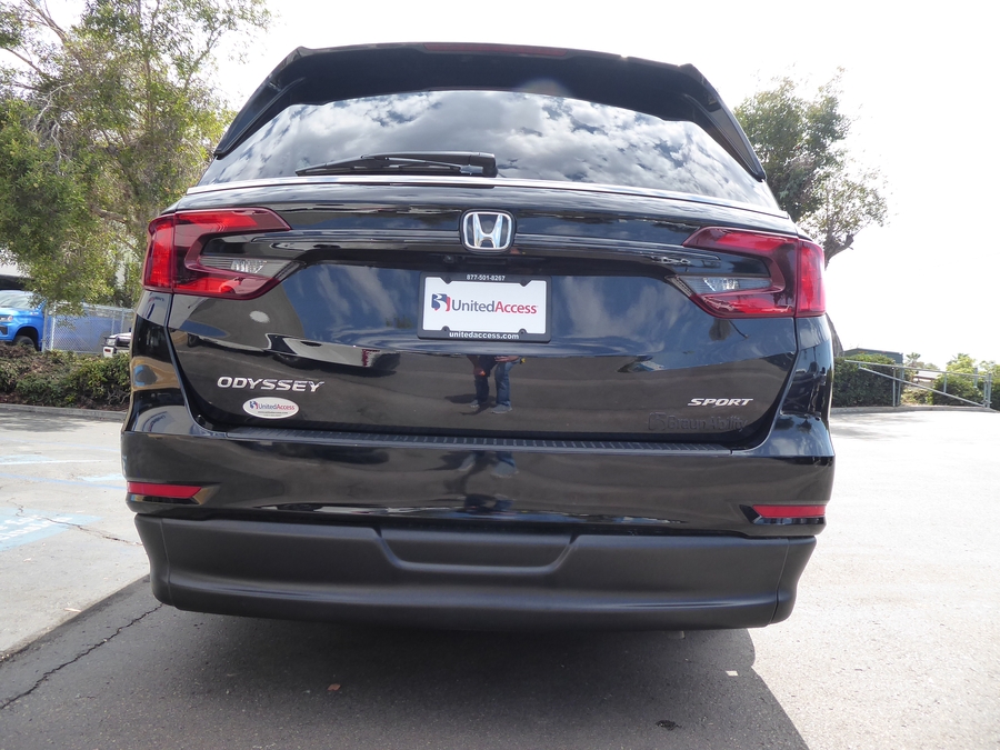 PRE OWNED 2024 Honda Odyssey Sport