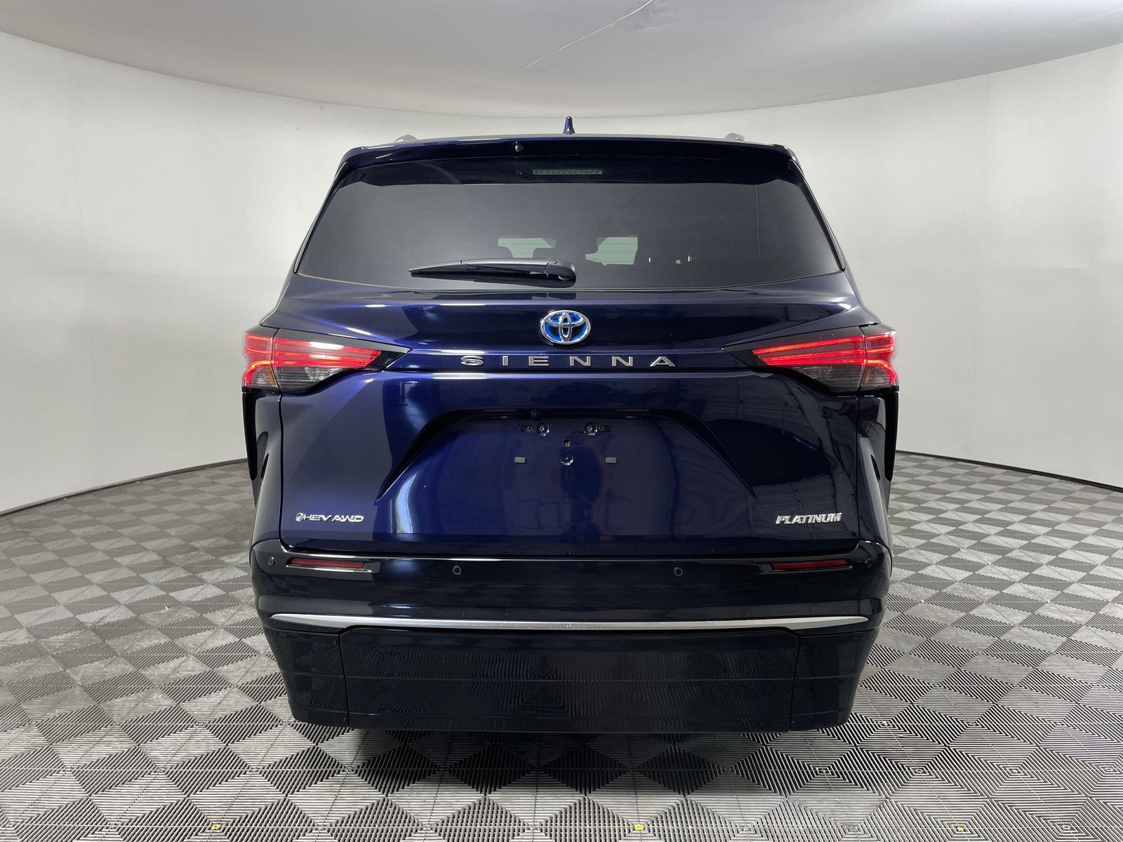 2025 Toyota Sienna Platinum - Photo 27