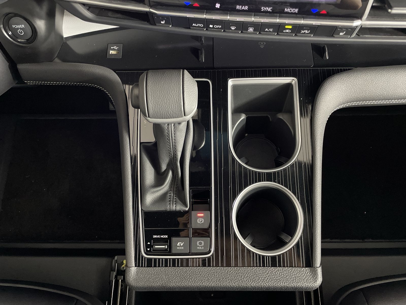 2025 Toyota Sienna XSE - Photo 21