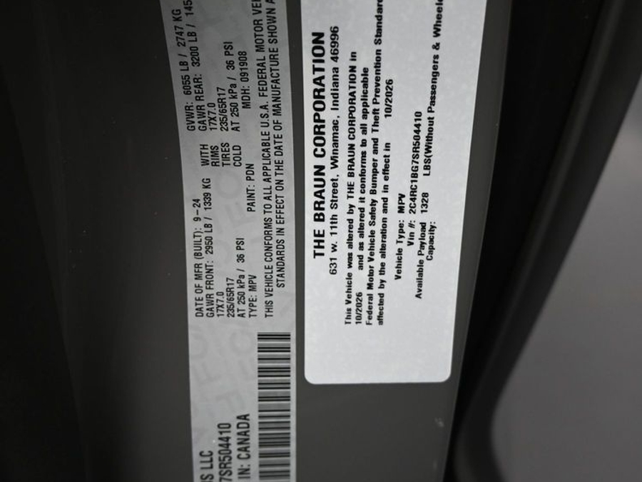 CERTIFIED PRE-OWNED 2025 Chrysler Pacifica Select