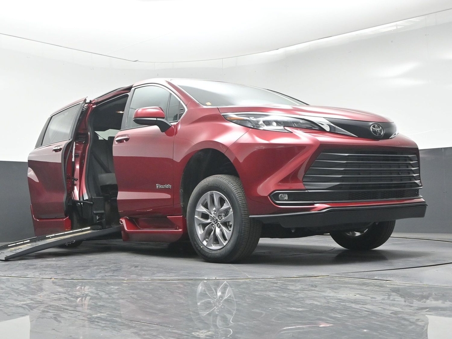 New 2026 Toyota Sienna XLE Add