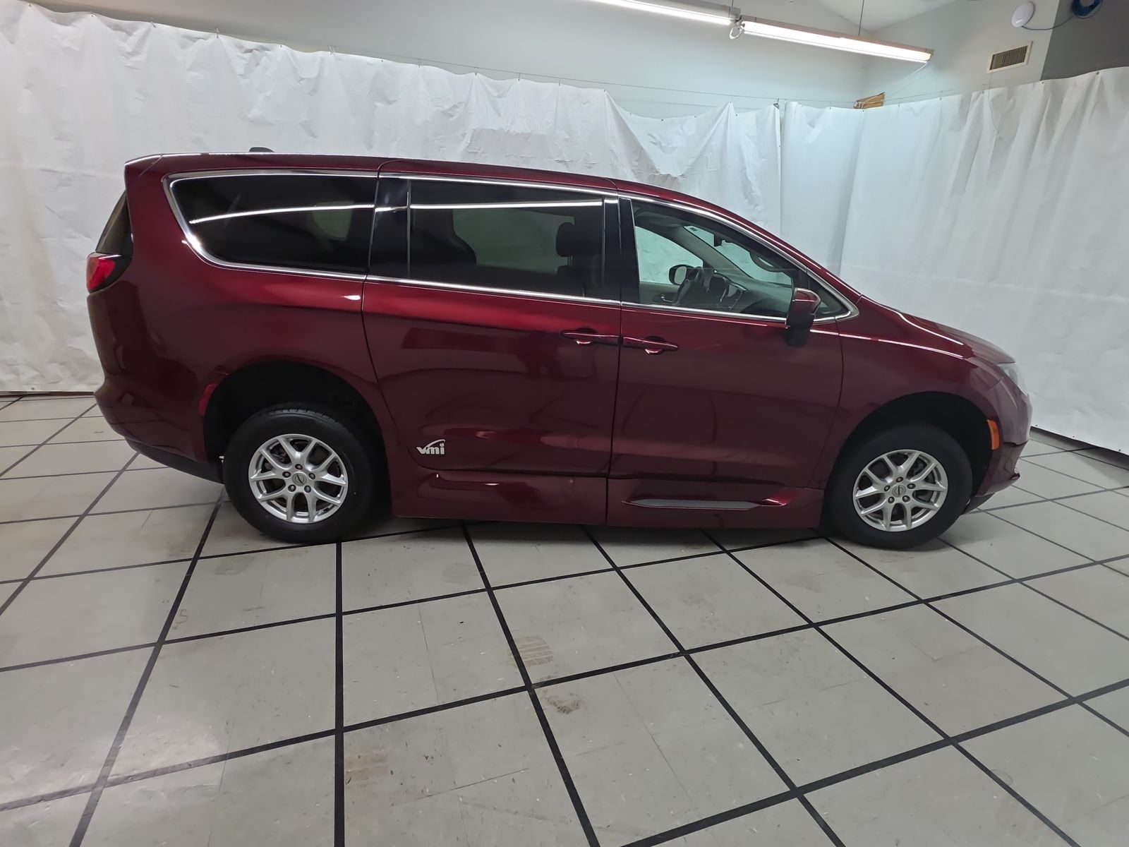 2022 ChryslerVoyager LX's photo