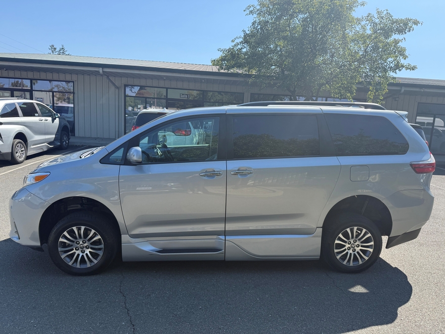 PRE OWNED 2020 Toyota Sienna XLE