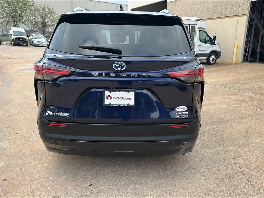 PRE OWNED 2021 Toyota Sienna Limited