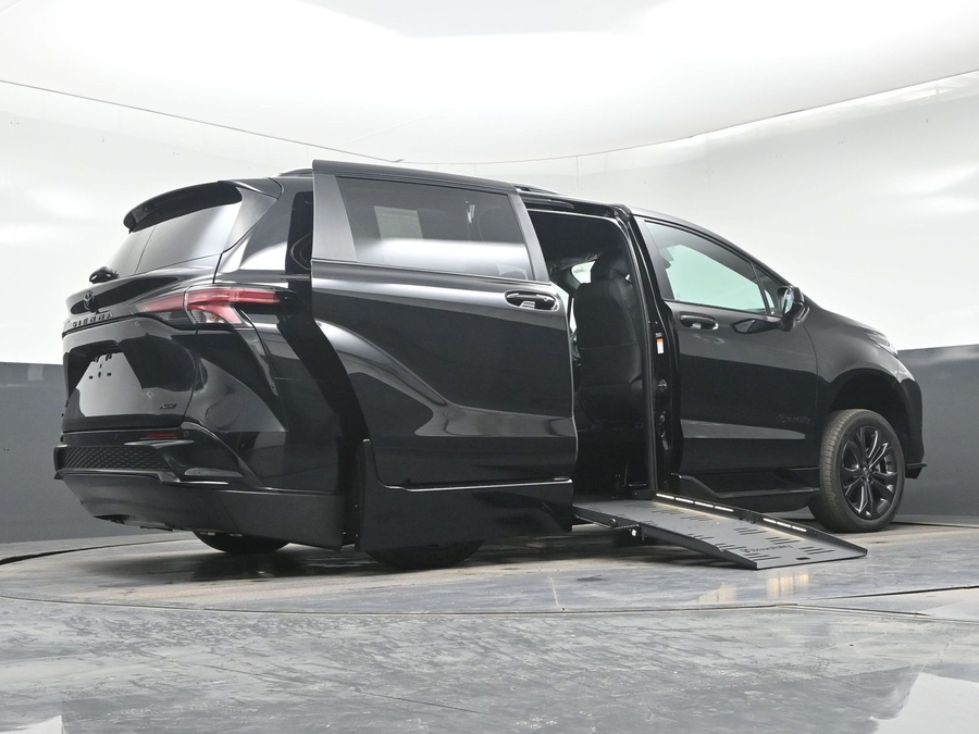 New 2026 Toyota Sienna XSE Sport