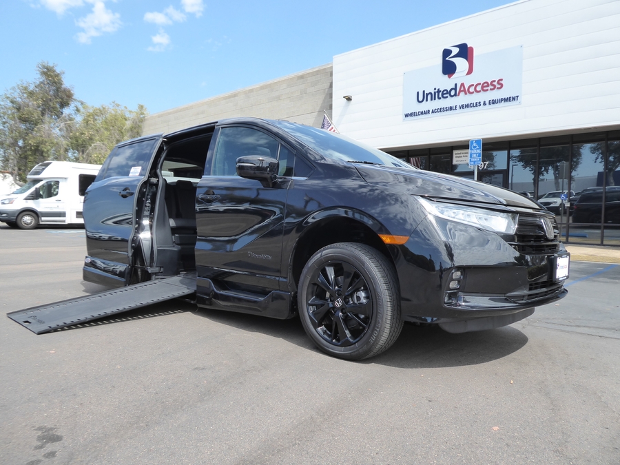 PRE OWNED 2024 Honda Odyssey Sport