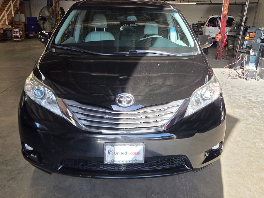 PRE OWNED 2014 Toyota Sienna XLE