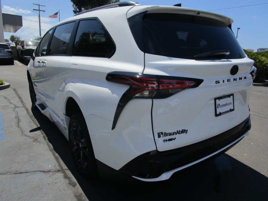 New 2026 Toyota Sienna XSE Sport