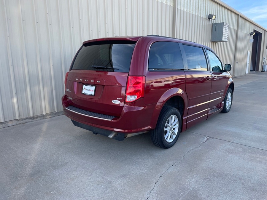 PRE OWNED 2016 Dodge Grand Caravan SXT