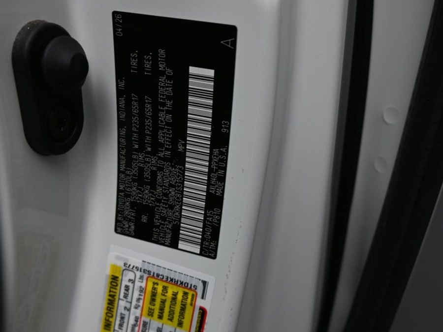 New 2026 Toyota Sienna LE