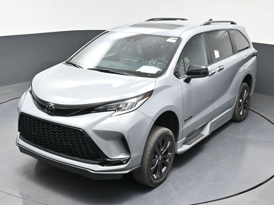 New 2026 Toyota Sienna XSE Sport