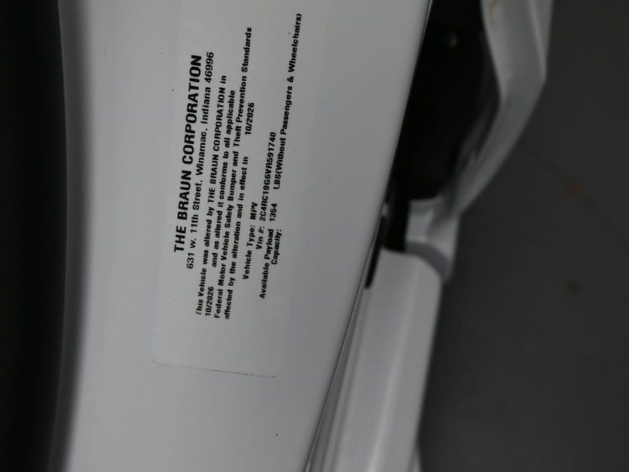 New 2027 Chrysler Pacifica Select Sport