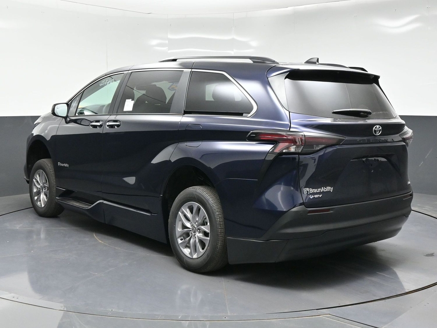 New 2026 Toyota Sienna XLE Add