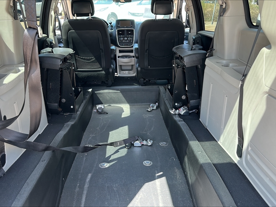 PRE OWNED 2017 Dodge Grand Caravan SE