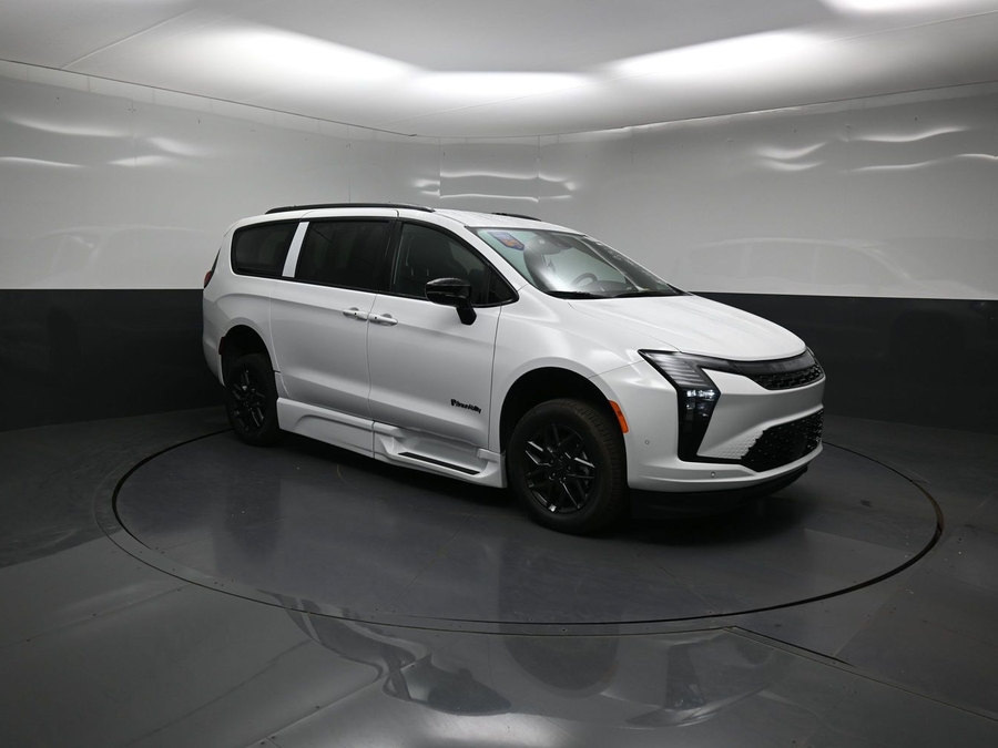 New 2027 Chrysler Pacifica Select Sport