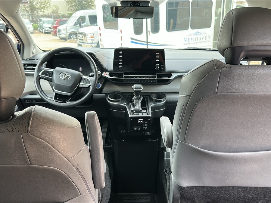 PRE OWNED 2021 Toyota Sienna Limited
